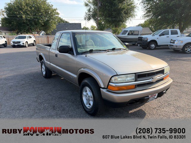 Used 2003 Chevrolet S10 Pickup LS w/ Convenience Package AWD/4WD video 1