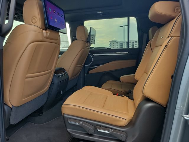 New 2026 Cadillac Escalade ESV Luxury w/ Touring Package AWD/4WD image 13