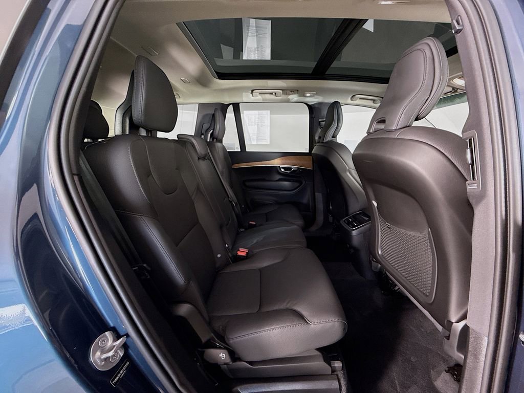Certified 2025 Volvo XC90 B6 Core image 29