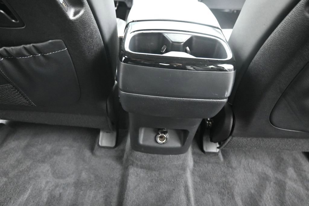 Used 2025 Kia Telluride S FWD image 18