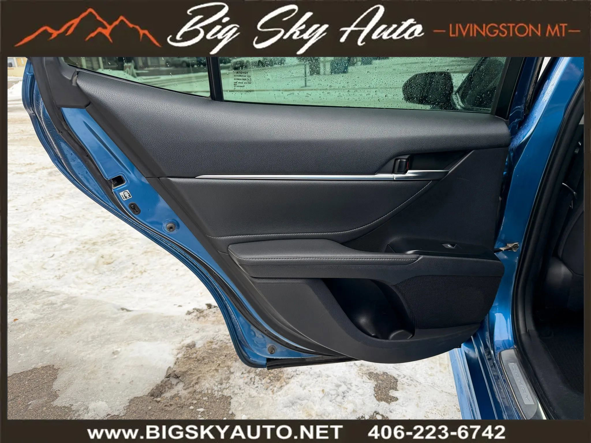 Used 2018 Toyota Camry XSE image 16