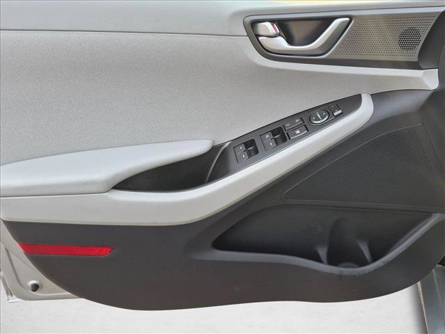 Used 2020 Hyundai Ioniq SE FWD image 10