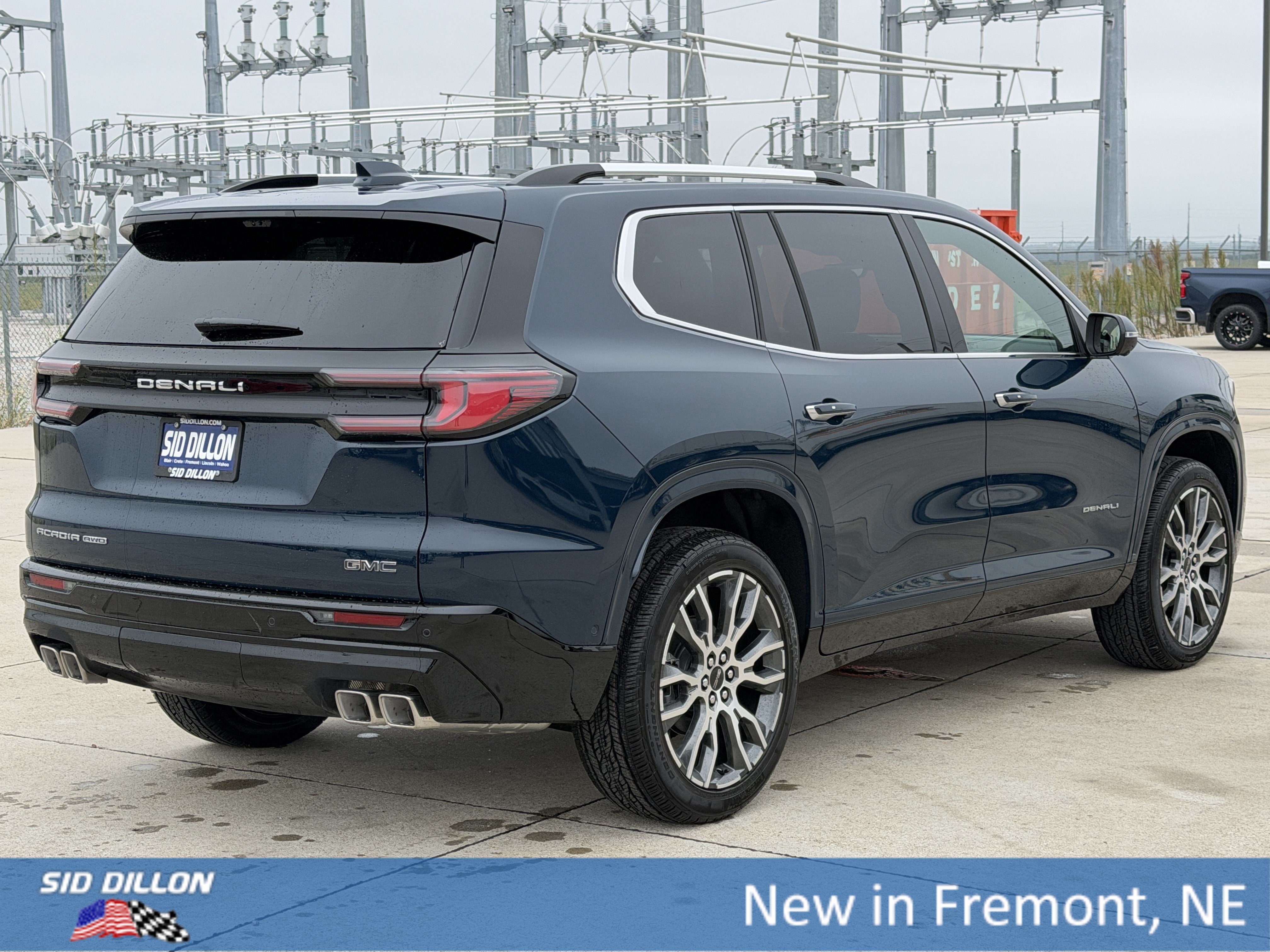 New 2027 GMC Acadia Denali Ultimate w/ LPO, Floor Liner Package AWD/4WD image 4