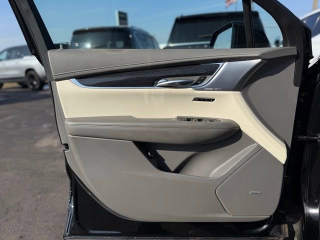 Used 2022 Cadillac XT6 Premium Luxury w/ Technology Package image 15