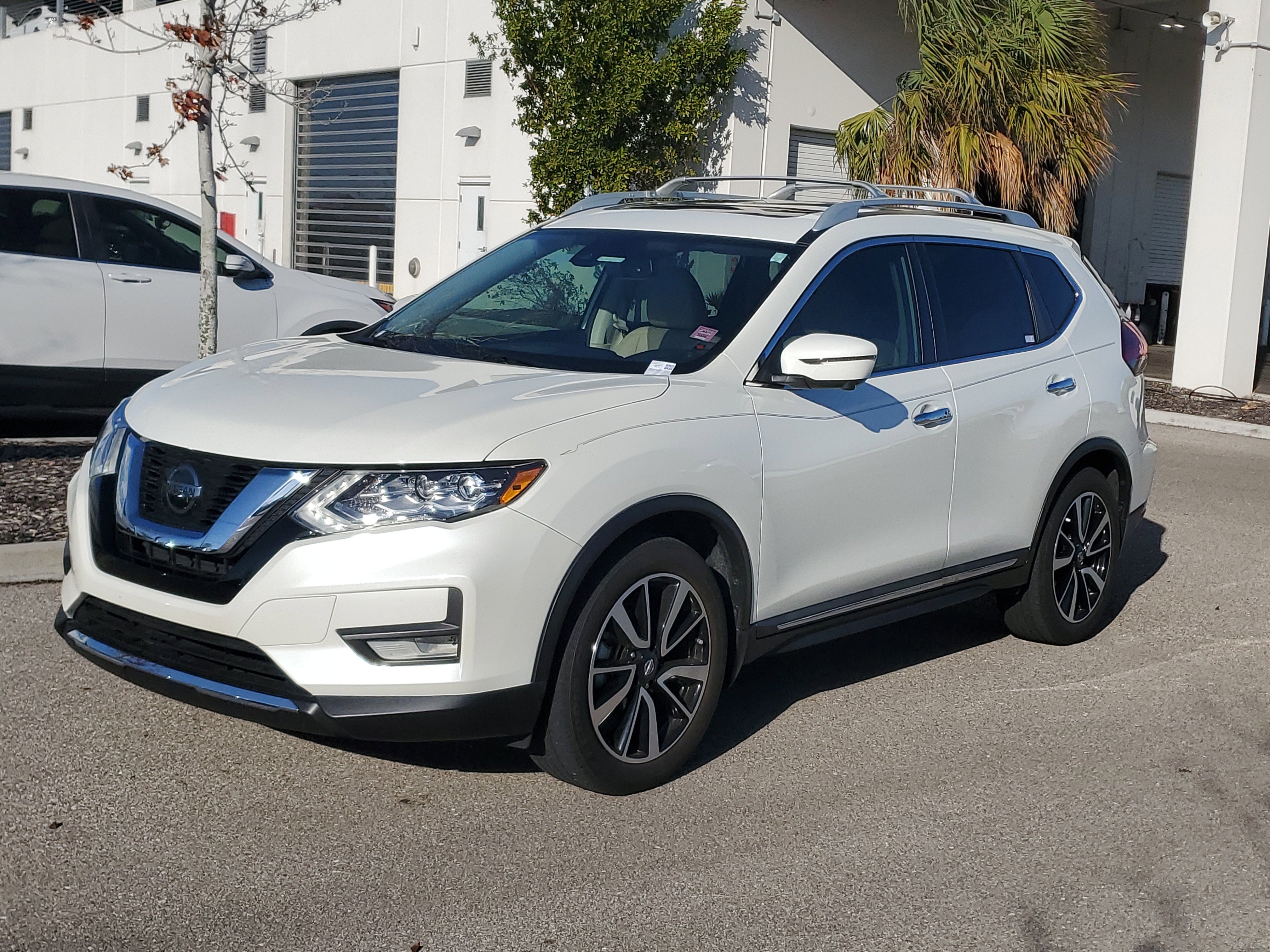 Used 2020 Nissan Rogue SL w/ Premium Package image 8