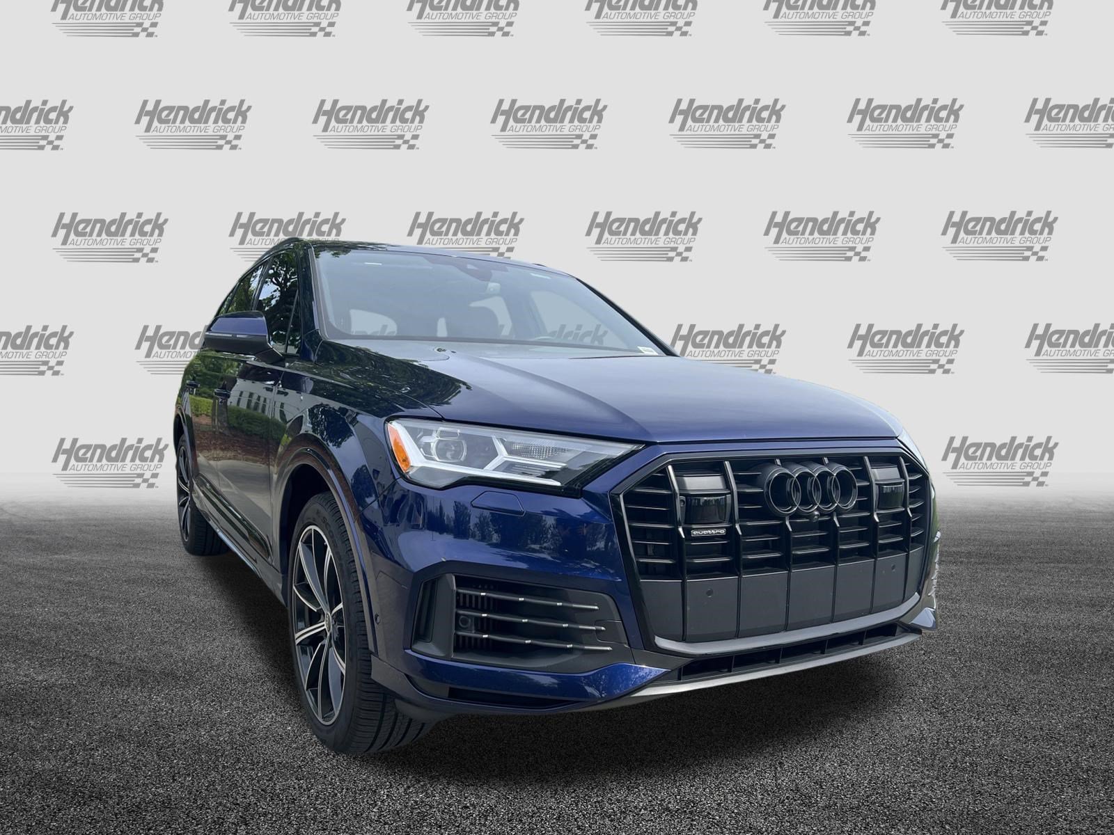 Used 2022 Audi Q7 Premium Plus image 2
