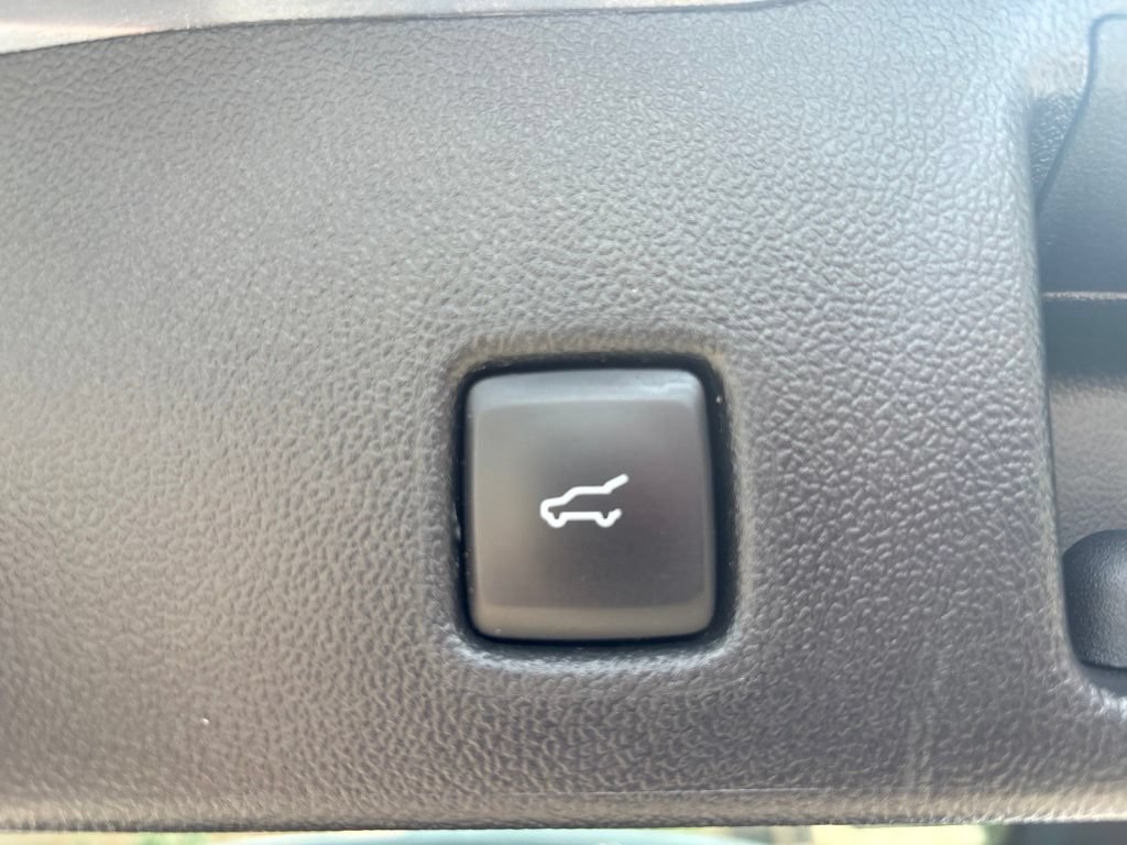 Used 2023 Ford Escape Platinum w/ Premium Technology Package AWD/4WD image 8