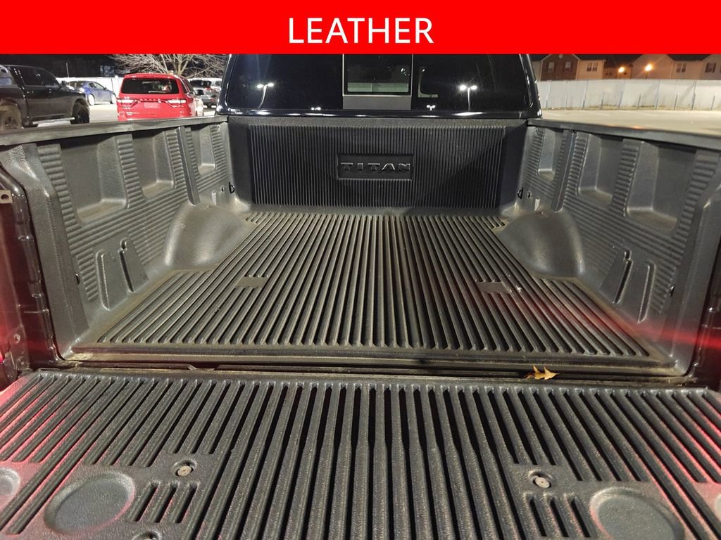 Used 2019 Nissan Titan SV w/ SV Convenience Package image 5