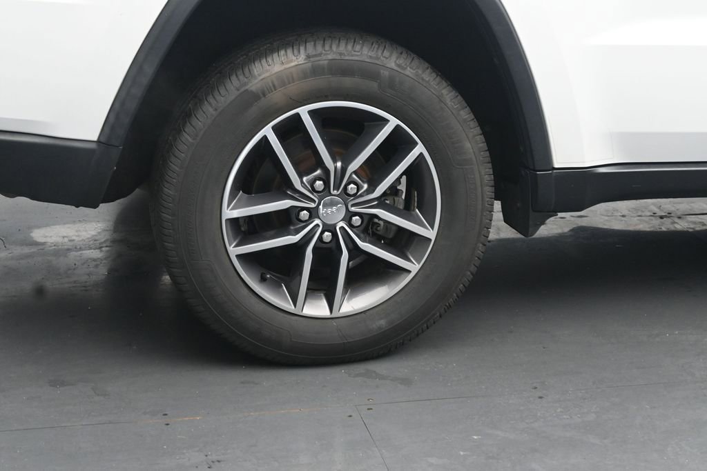 Used 2017 Jeep Grand Cherokee Limited AWD/4WD image 10