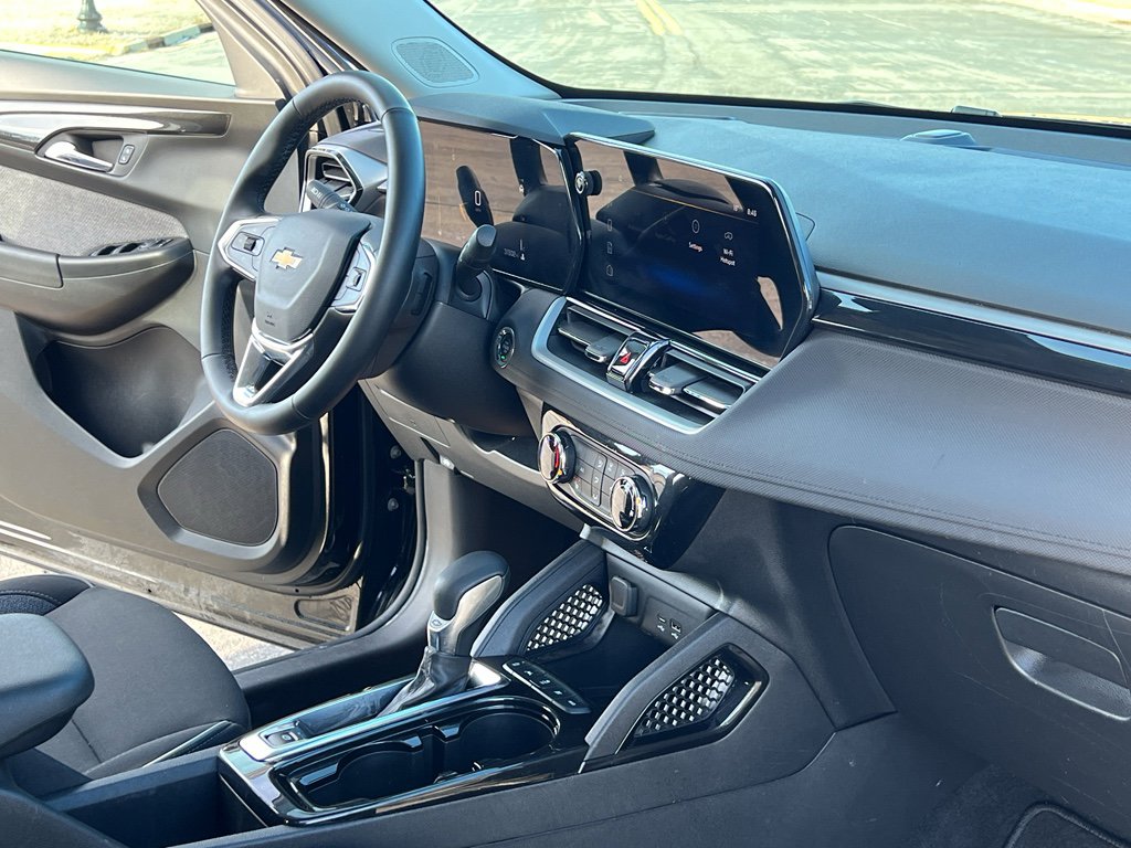 Used 2024 Chevrolet TrailBlazer LT w/ LT Cold Weather Package image 25