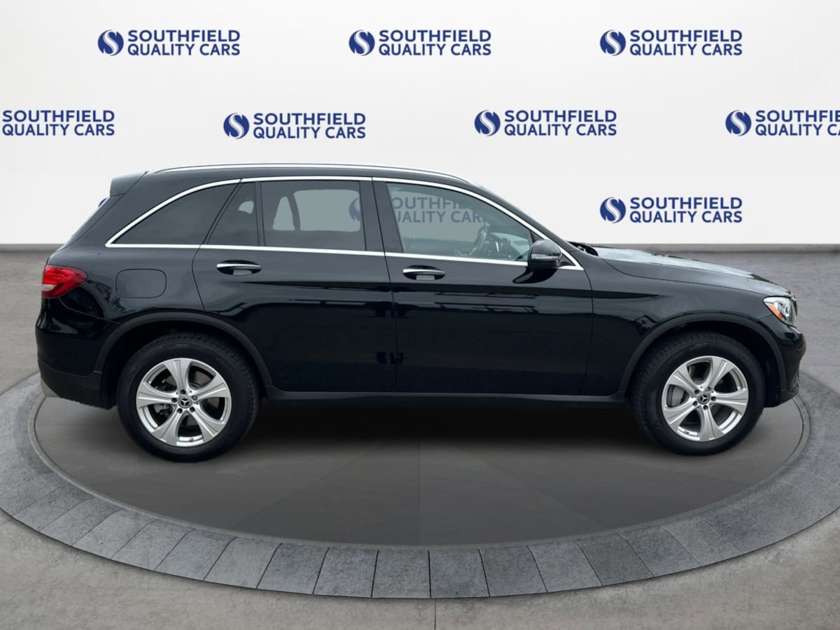Used 2017 Mercedes-Benz GLC 300 4MATIC w/ Premium 1 Package image 8
