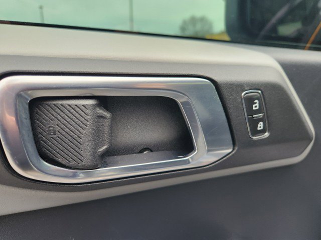Used 2023 Ford Bronco Badlands image 32