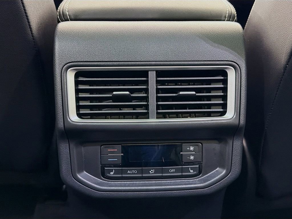 Used 2025 Volkswagen Atlas SEL image 27