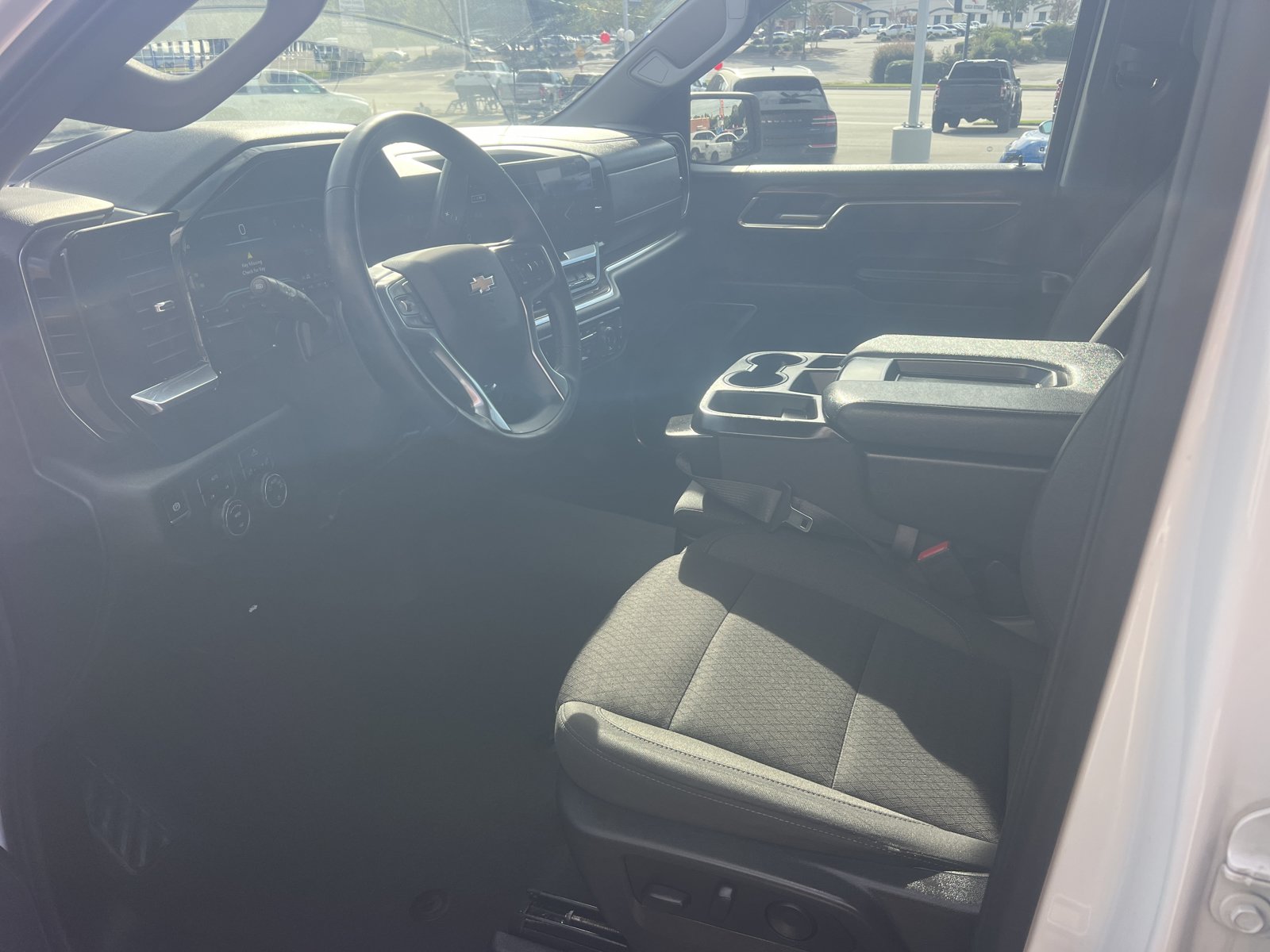 Used 2025 Chevrolet Silverado 1500 LT AWD/4WD image 19