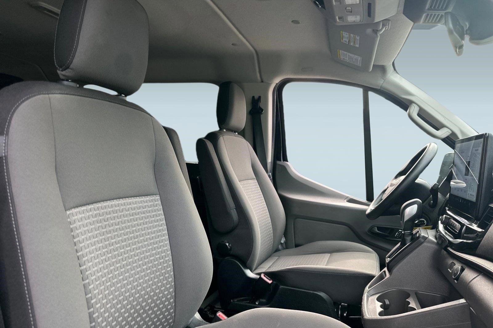 Used 2023 Ford Transit 350 XLT image 31