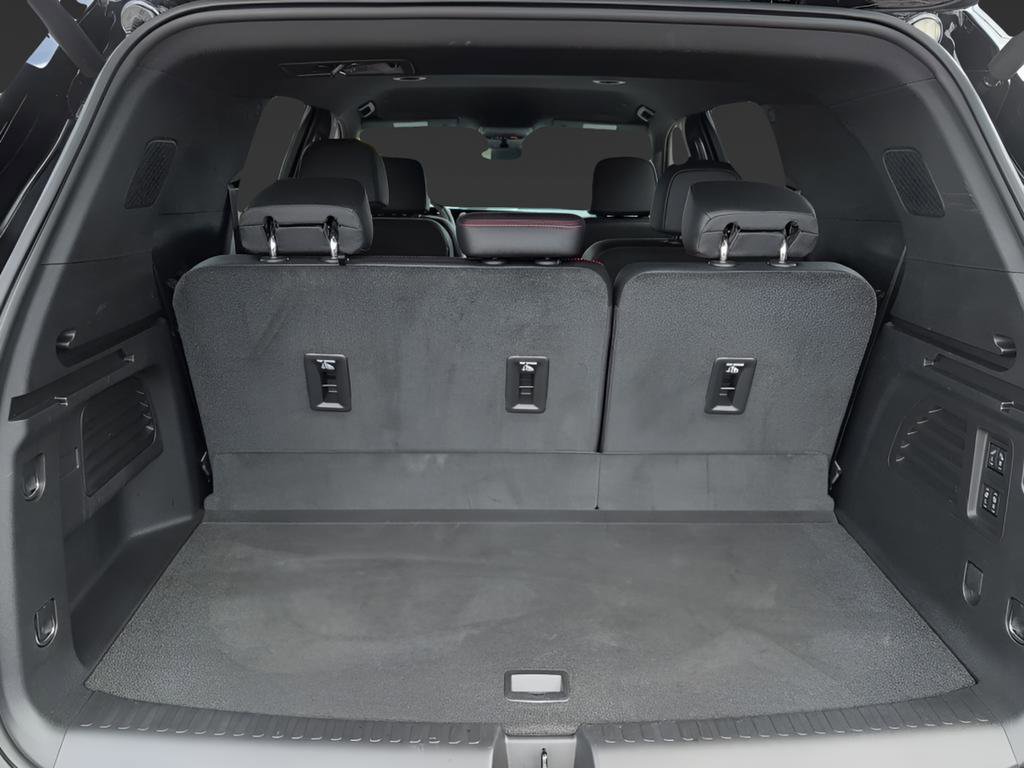 Used 2025 Chevrolet Traverse RS image 26