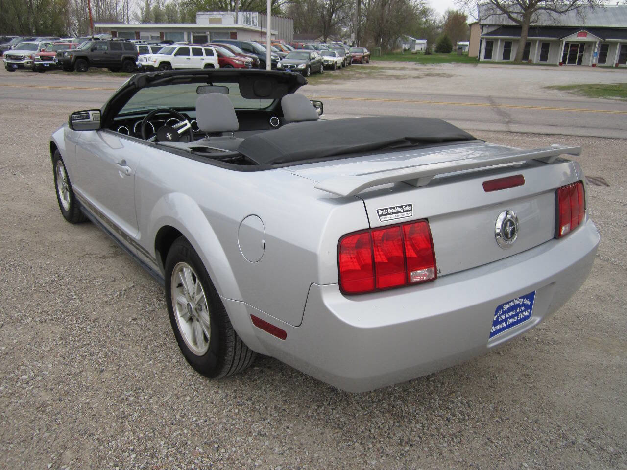 Used 2006 Ford Mustang Convertible image 13