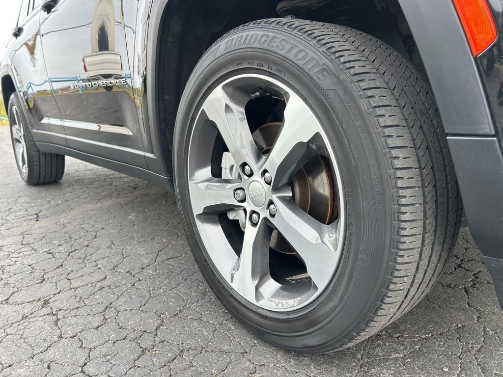 Used 2023 Jeep Grand Cherokee Limited w/ Luxury Tech Group II image 11