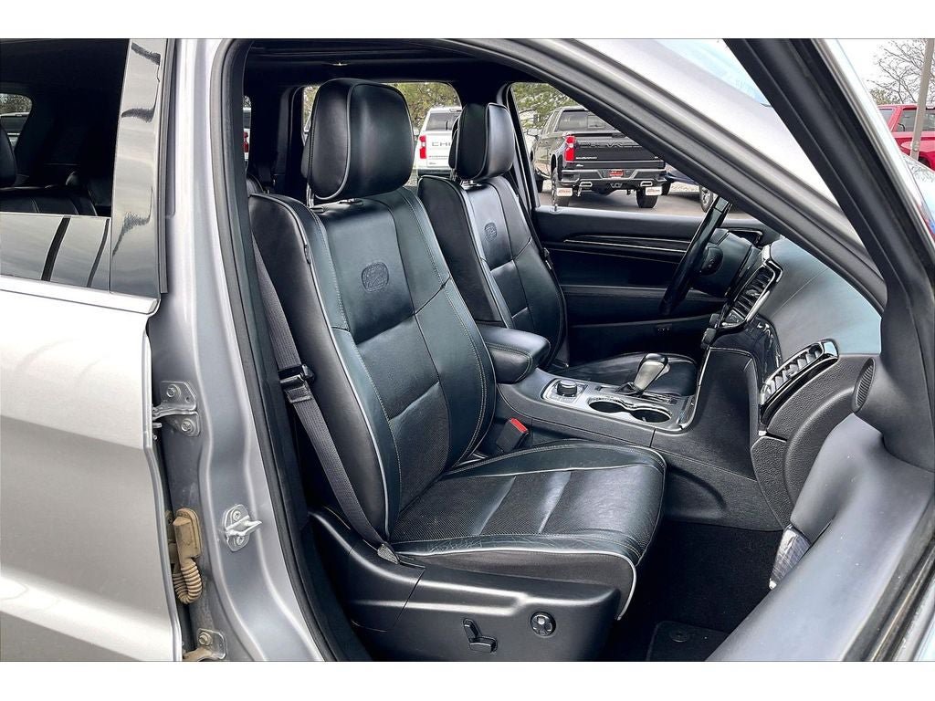 Used 2020 Jeep Grand Cherokee Overland AWD/4WD image 8