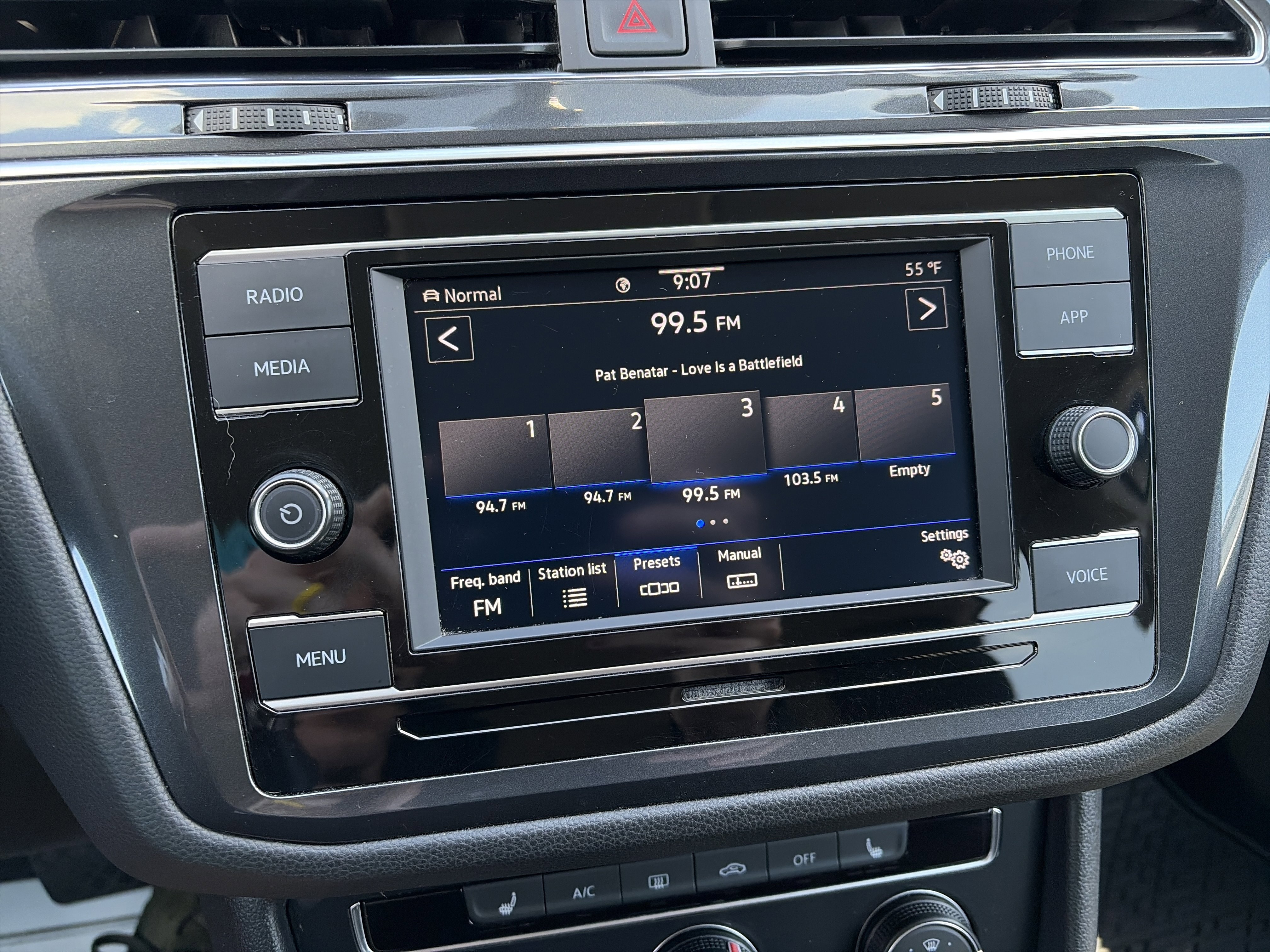 Certified 2023 Volkswagen Tiguan S AWD/4WD image 18