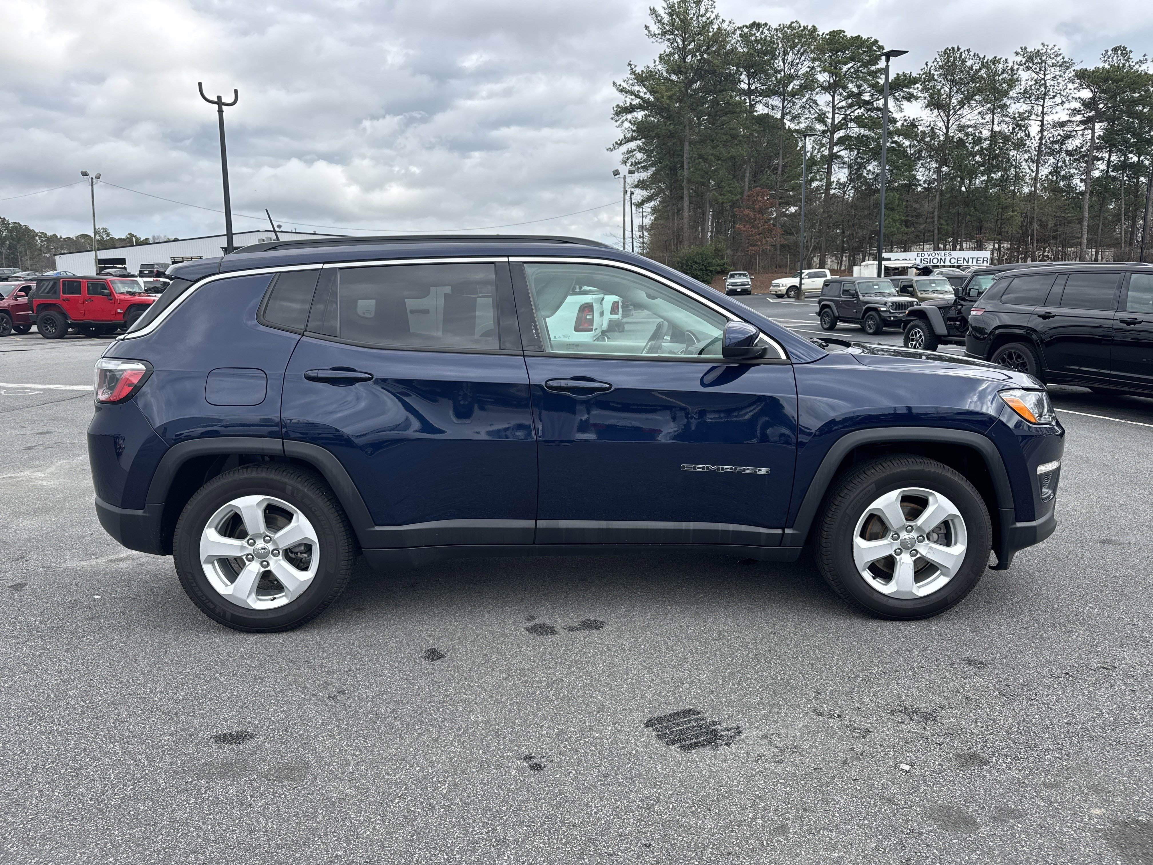 Used 2021 Jeep Compass Latitude image 9
