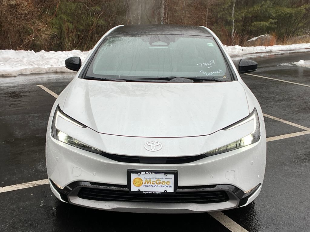 New 2026 Toyota Prius XLE image 8