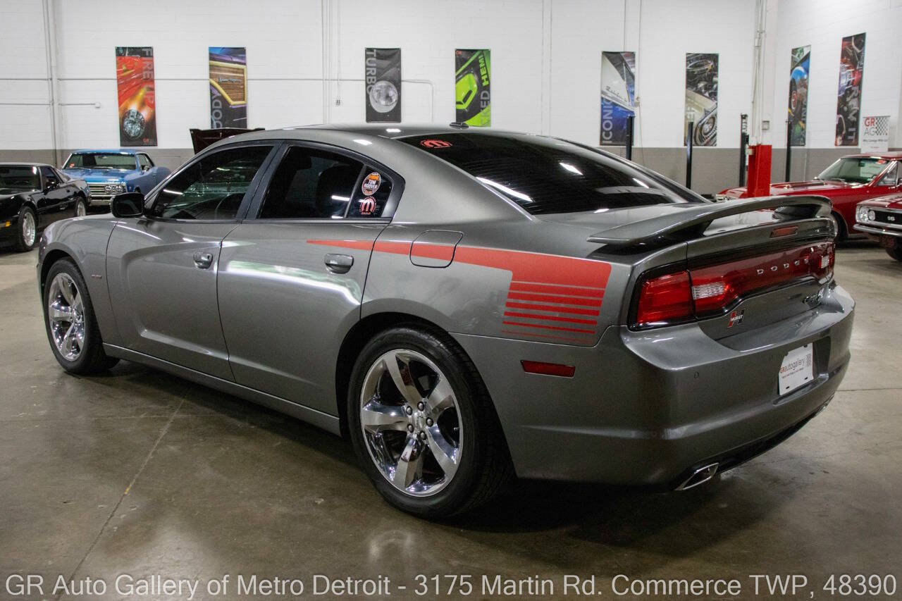 Used 2011 Dodge Charger R/T RWD image 4