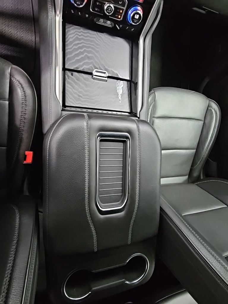 Used 2024 GMC Yukon XL Denali image 23