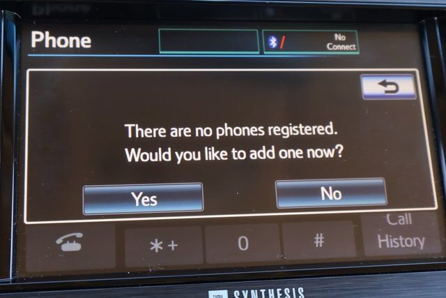 Used 2013 Toyota Avalon Limited w/ Technology Pkg FWD image 26