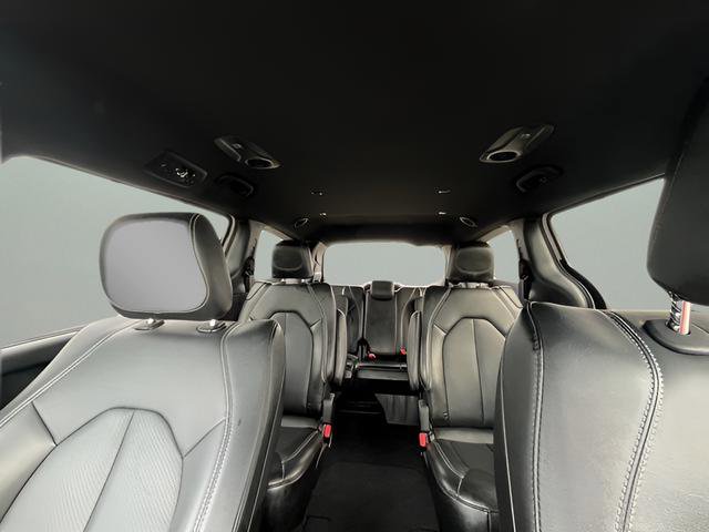 Used 2025 Chrysler Pacifica Select FWD image 27