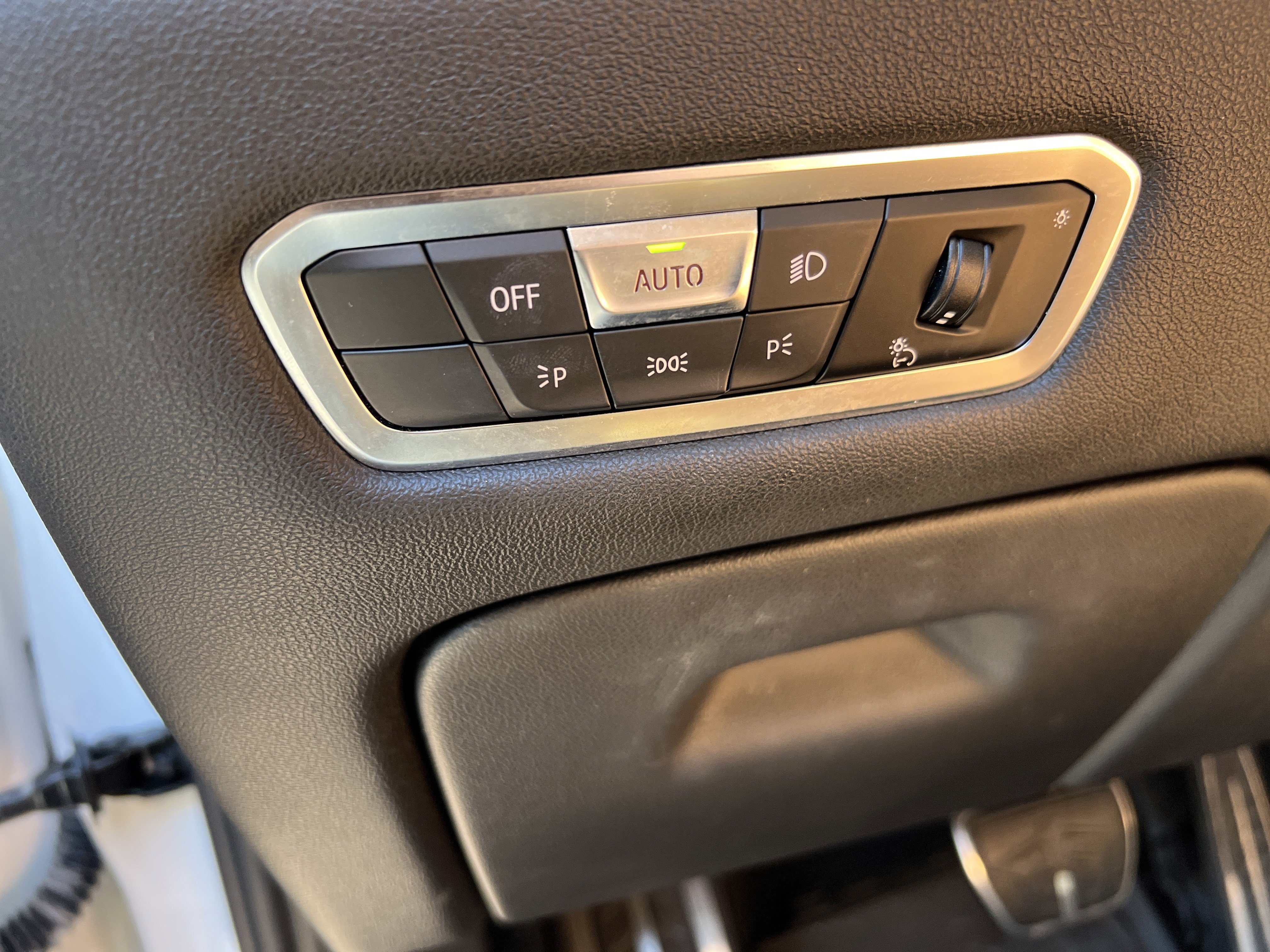 Certified 2022 BMW X5 sDrive40i w/ M Sport Package image 37