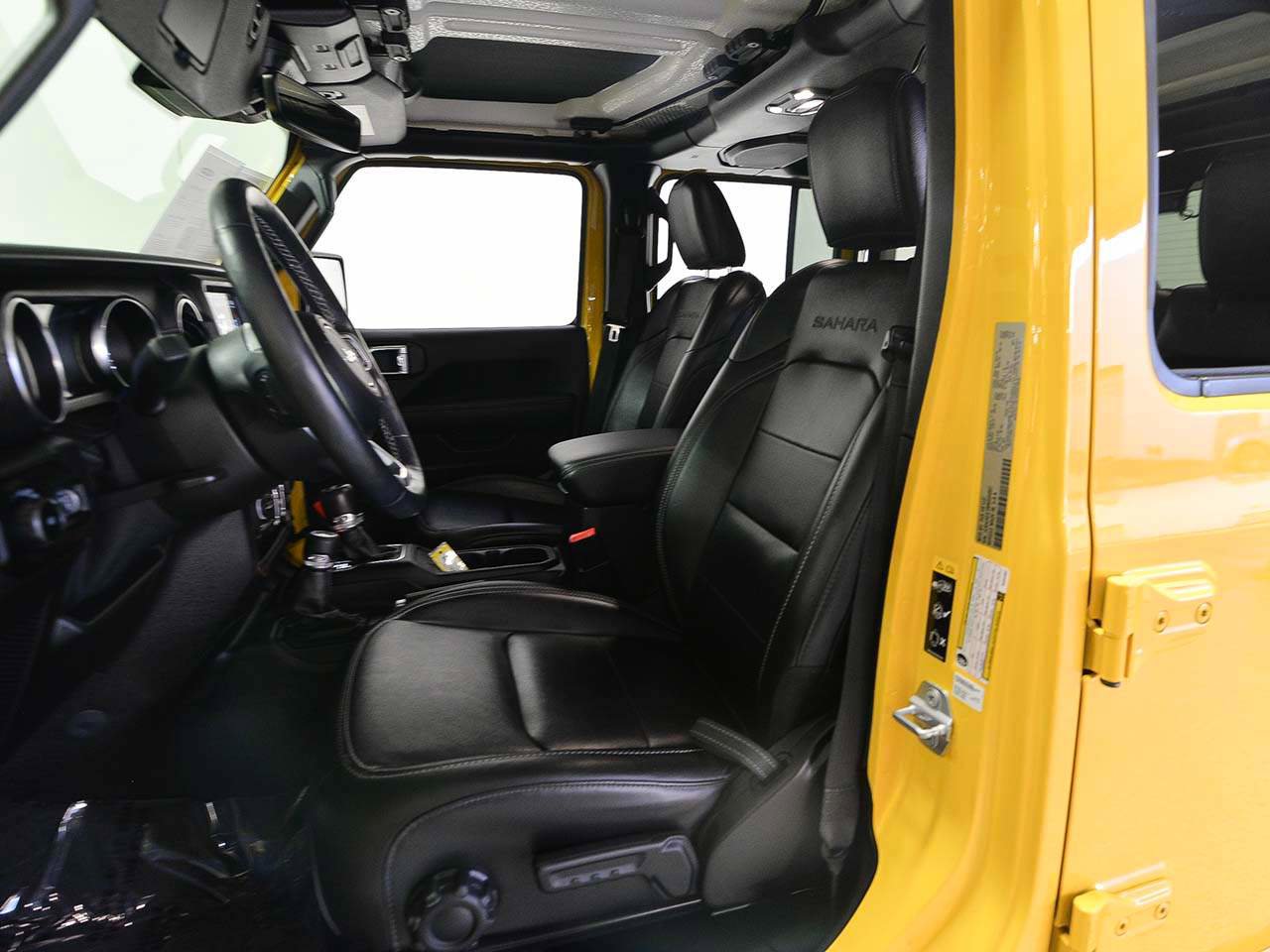 Used 2021 Jeep Wrangler Unlimited Sahara image 9