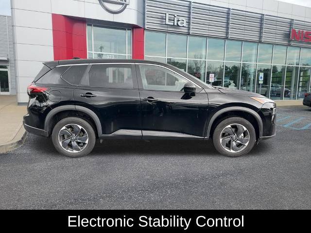 Certified 2026 Nissan Rogue SV AWD/4WD image 15