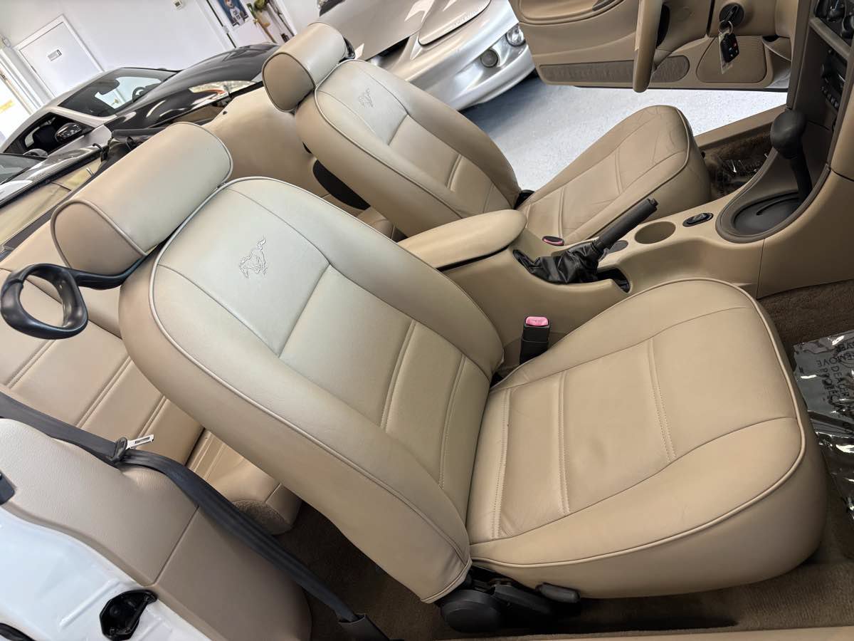 Used 2003 Ford Mustang Convertible RWD image 27
