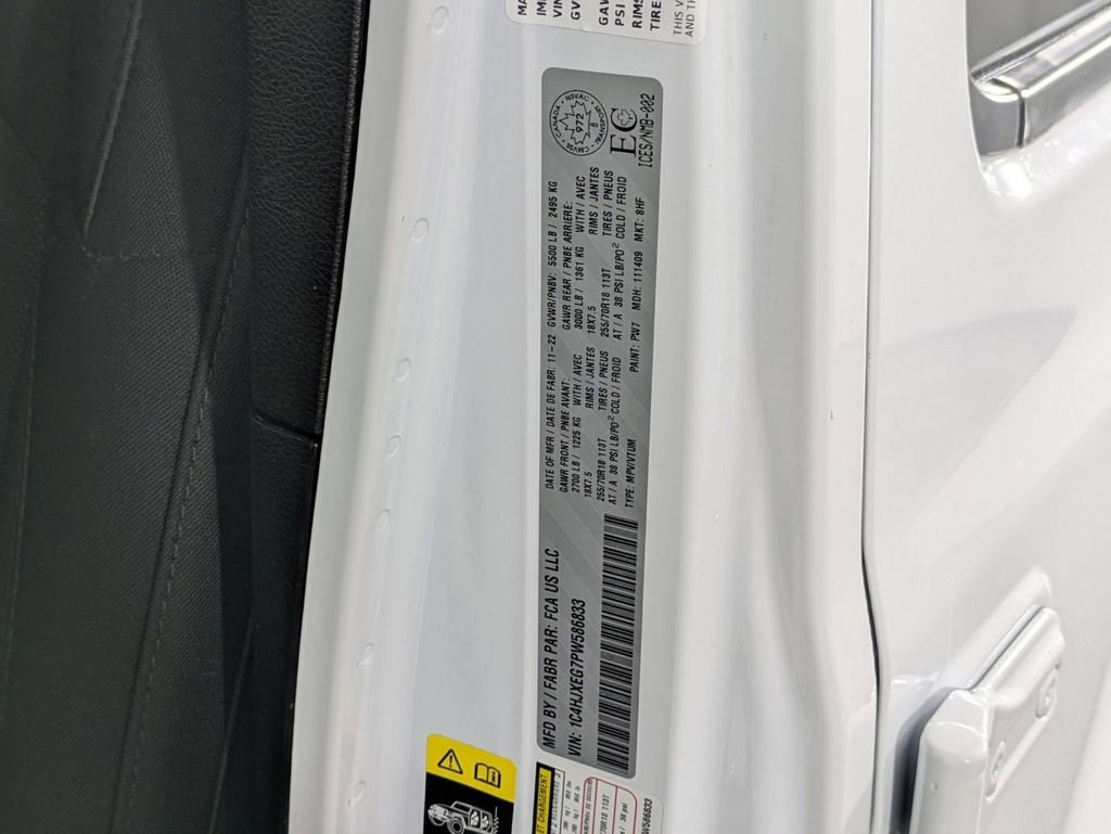 Used 2023 Jeep Wrangler Sahara image 32