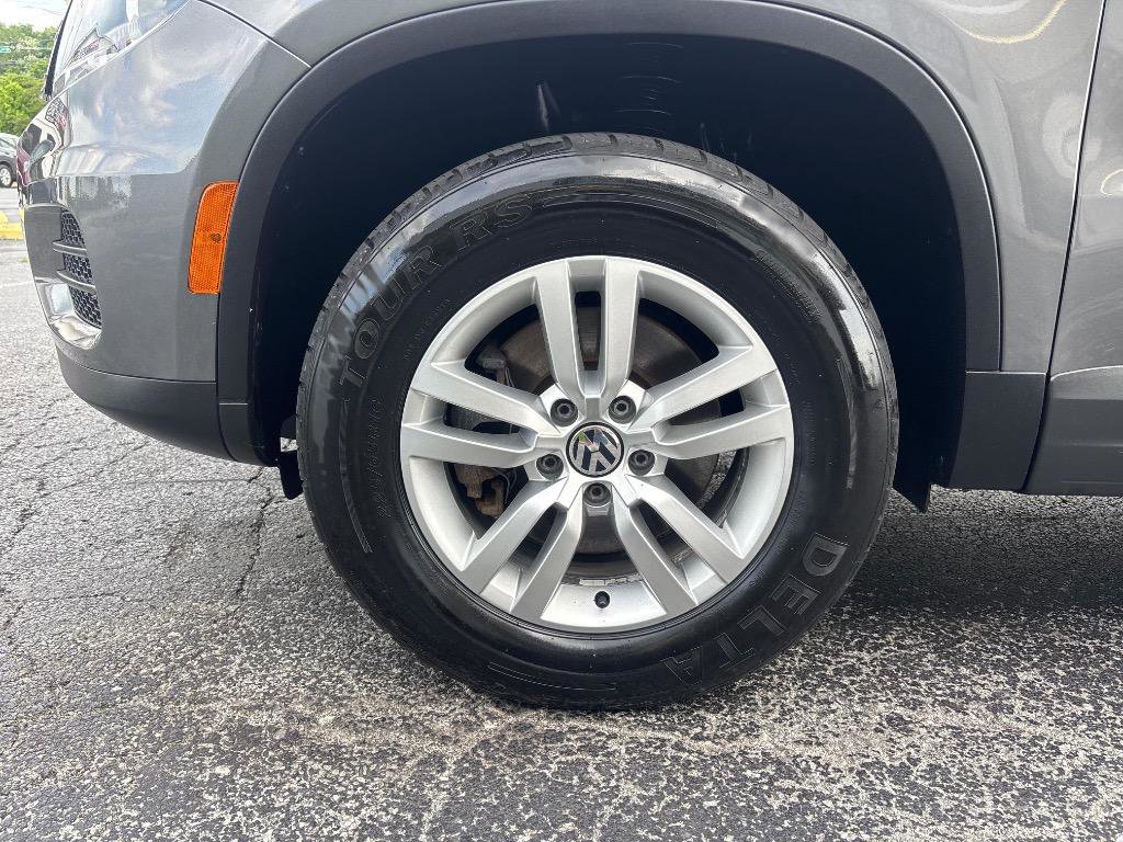Used 2016 Volkswagen Tiguan S FWD image 10
