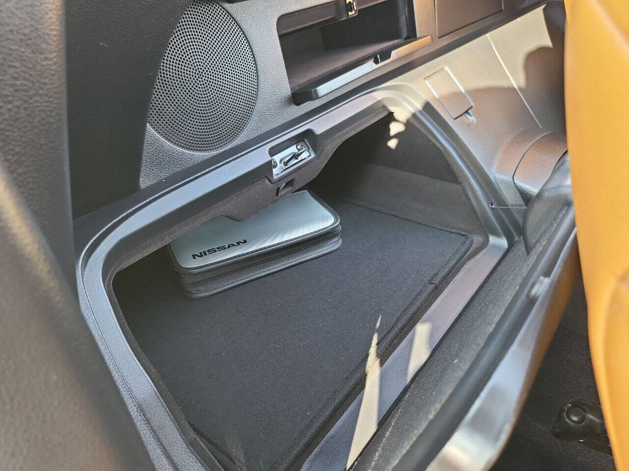 Used 2006 Nissan 350Z Enthusiast w/ (S02) Side Air Bags Pkg image 33