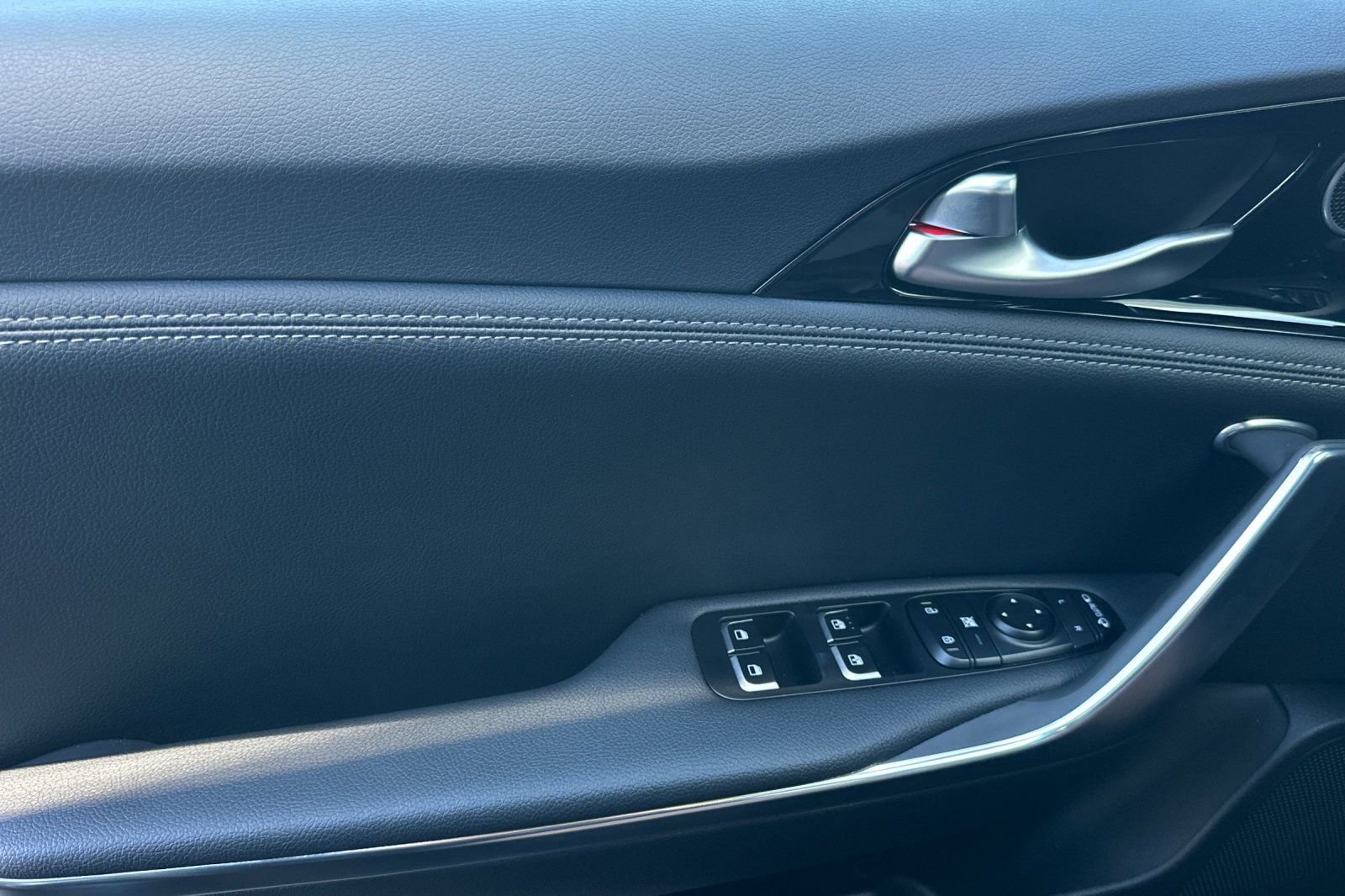 Used 2023 Kia Stinger GT-Line image 11