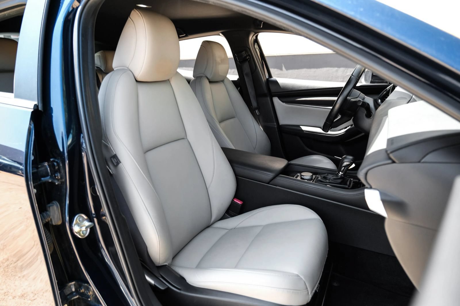 Used 2019 MAZDA MAZDA3 Hatchback w/ Preferred Package FWD image 29