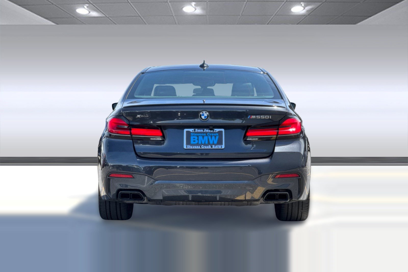Used 2022 BMW M550i xDrive AWD/4WD image 9