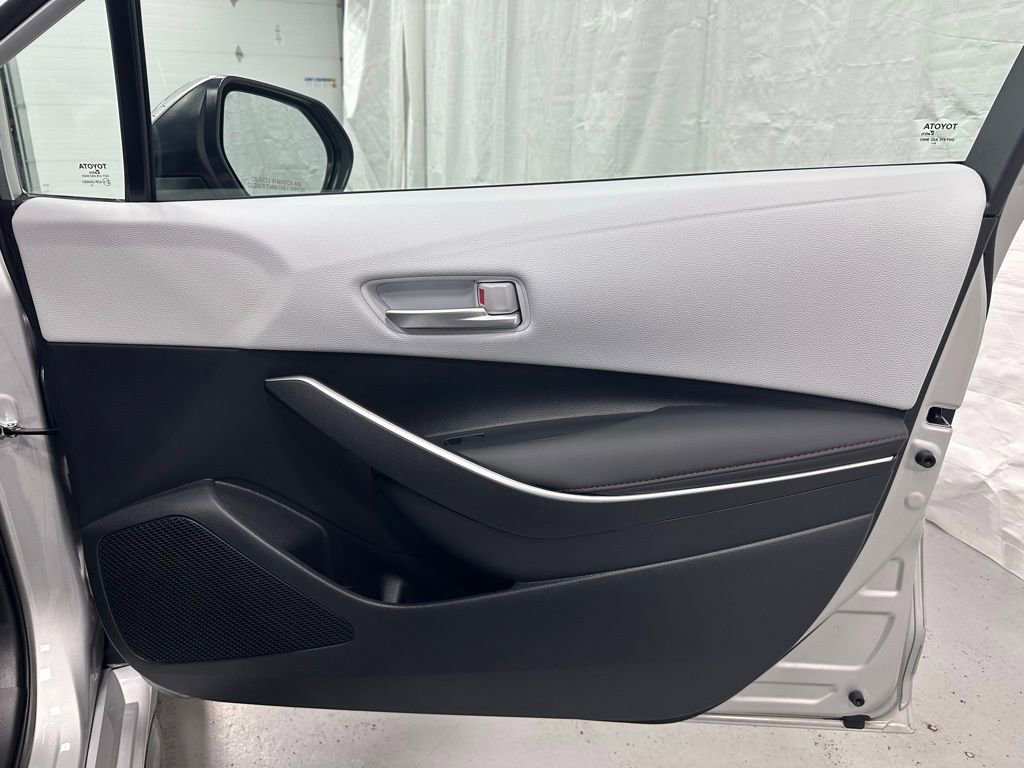Used 2025 Toyota Corolla SE image 54