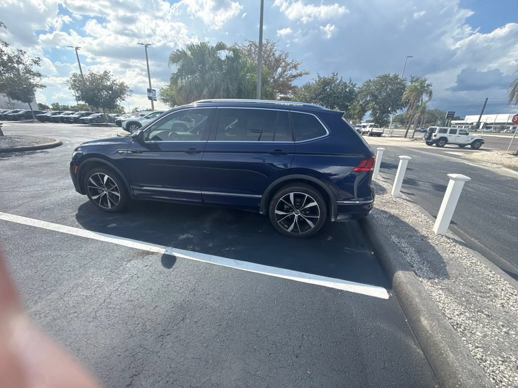Used 2024 Volkswagen Tiguan SEL R-Line AWD/4WD image 10