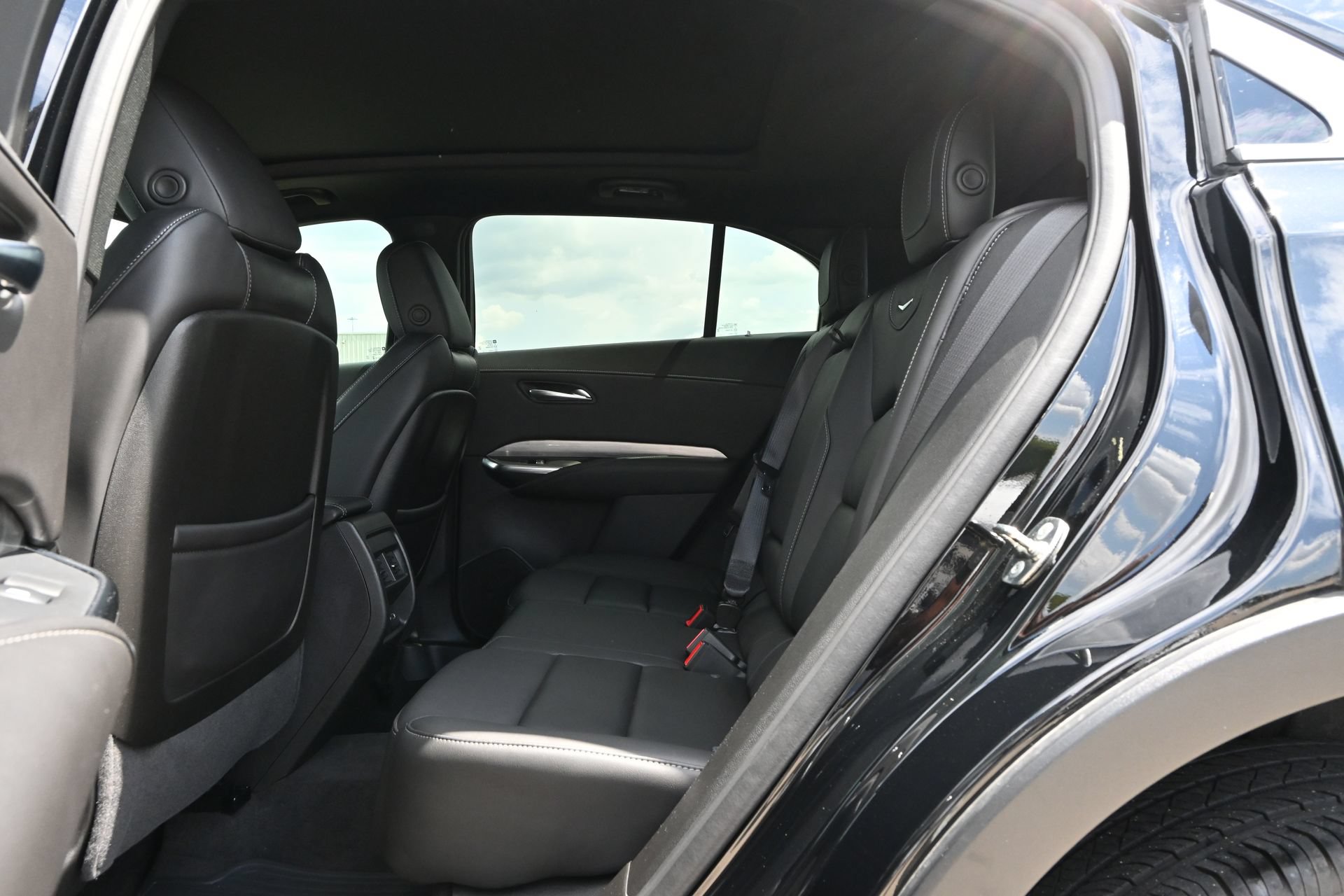 Certified 2024 Cadillac XT4 Premium Luxury w/ Cold Weather Package FWD image 16