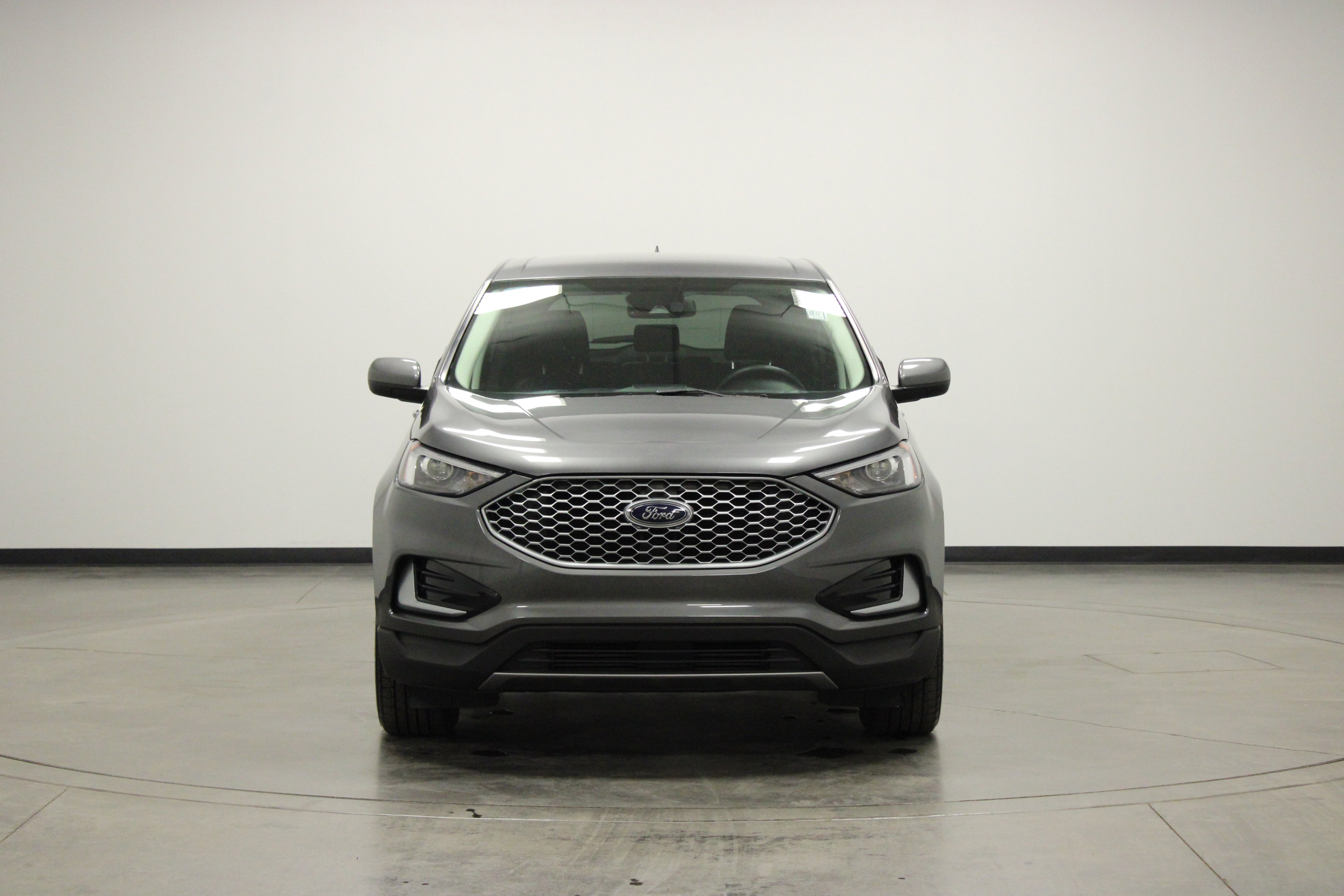 Used 2024 Ford Edge SEL AWD/4WD image 3