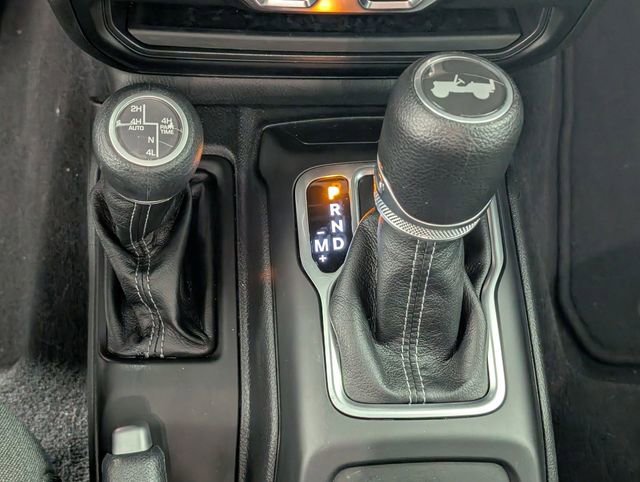 Used 2025 Jeep Wrangler Unlimited Sahara image 21