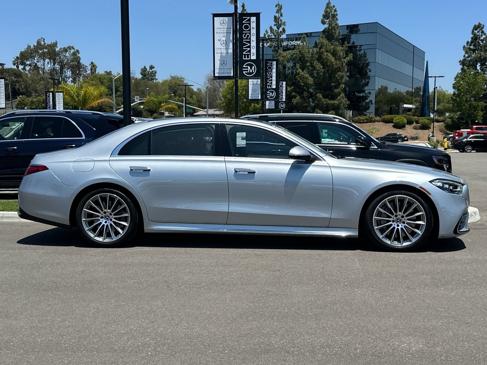Certified 2022 Mercedes-Benz S 500 4MATIC image 2