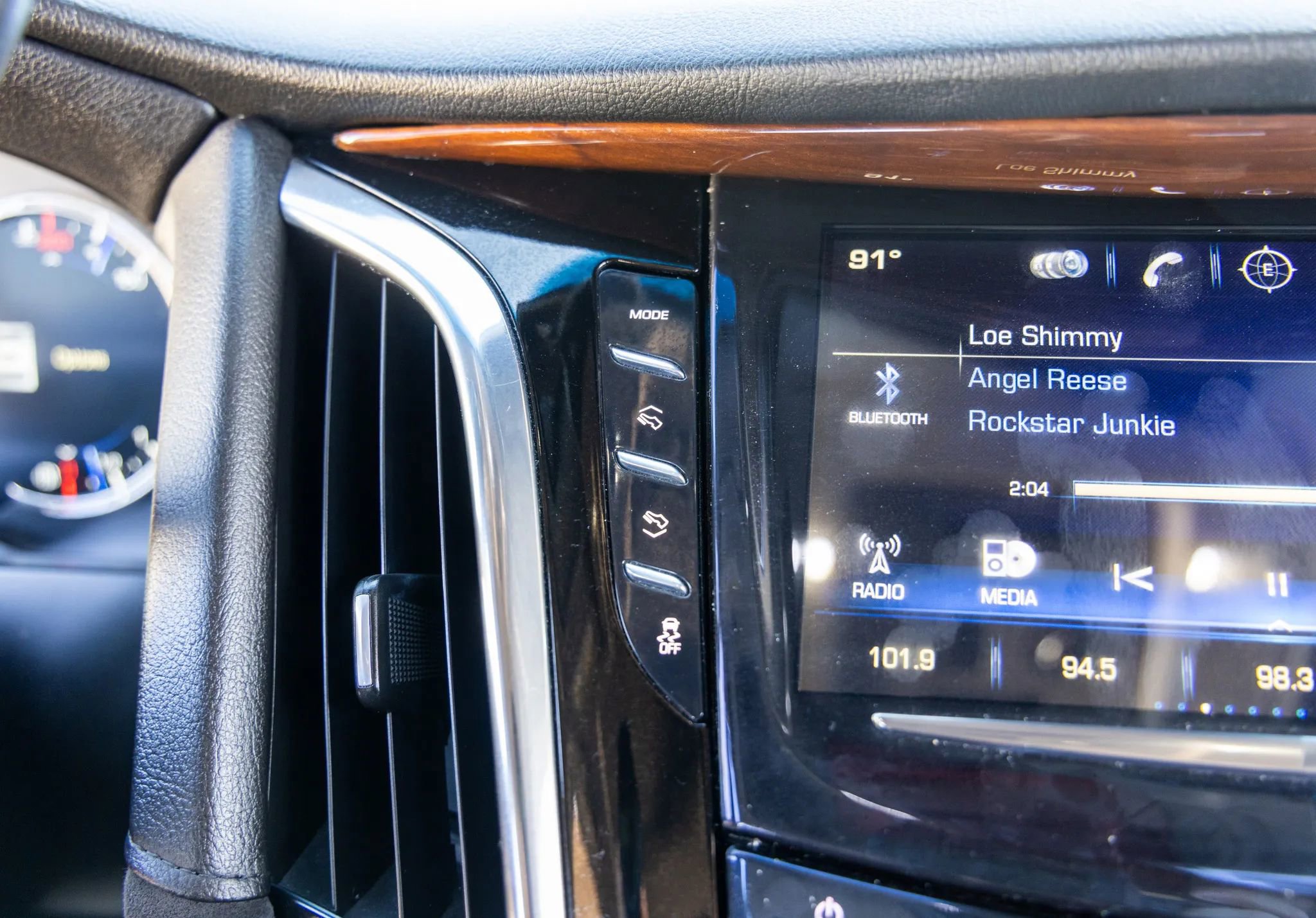 Used 2017 Cadillac Escalade Luxury image 26