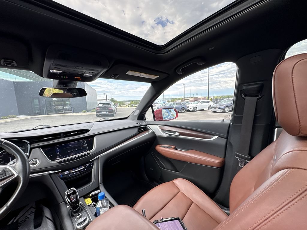 Used 2020 Cadillac XT5 Premium Luxury w/ LPO, Floor Liner Package FWD image 11