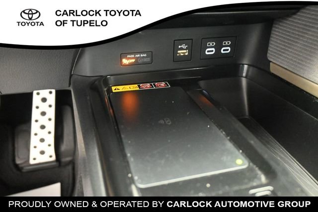 Used 2025 Toyota Camry SE FWD image 15