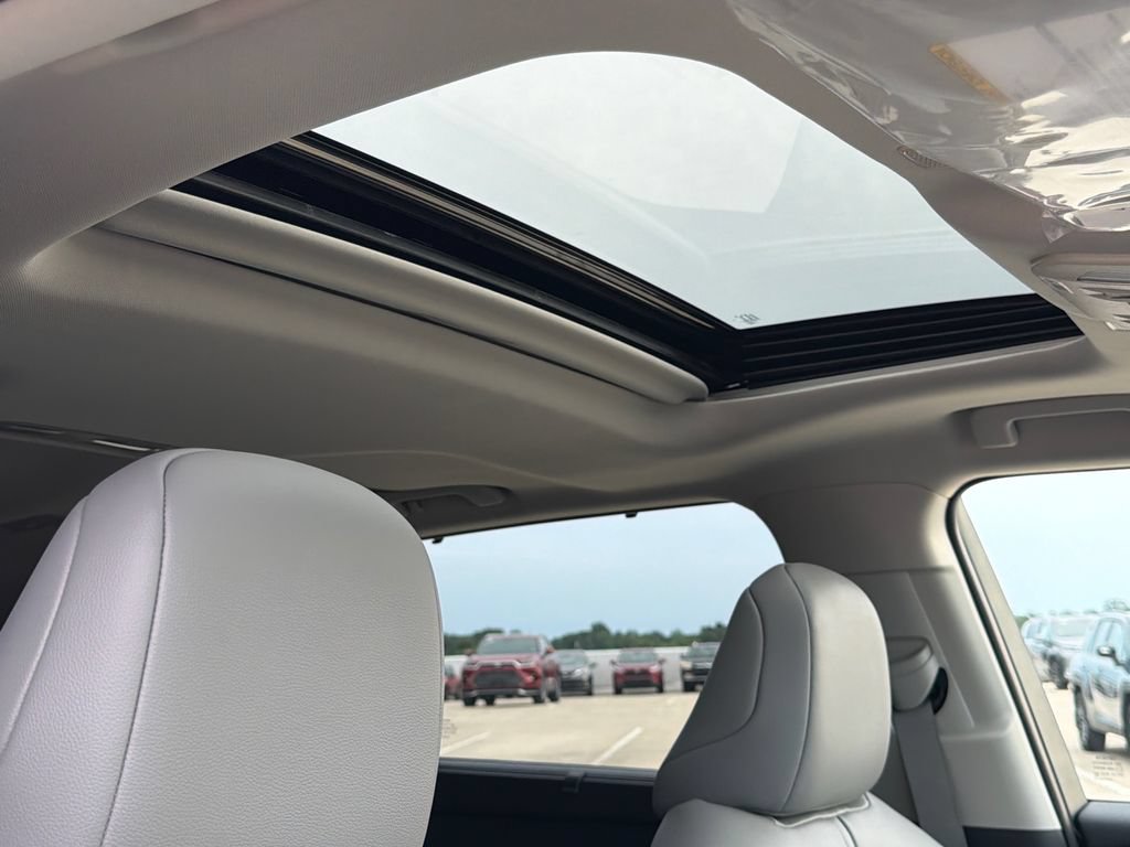 New 2026 Toyota Highlander XLE AWD/4WD image 11
